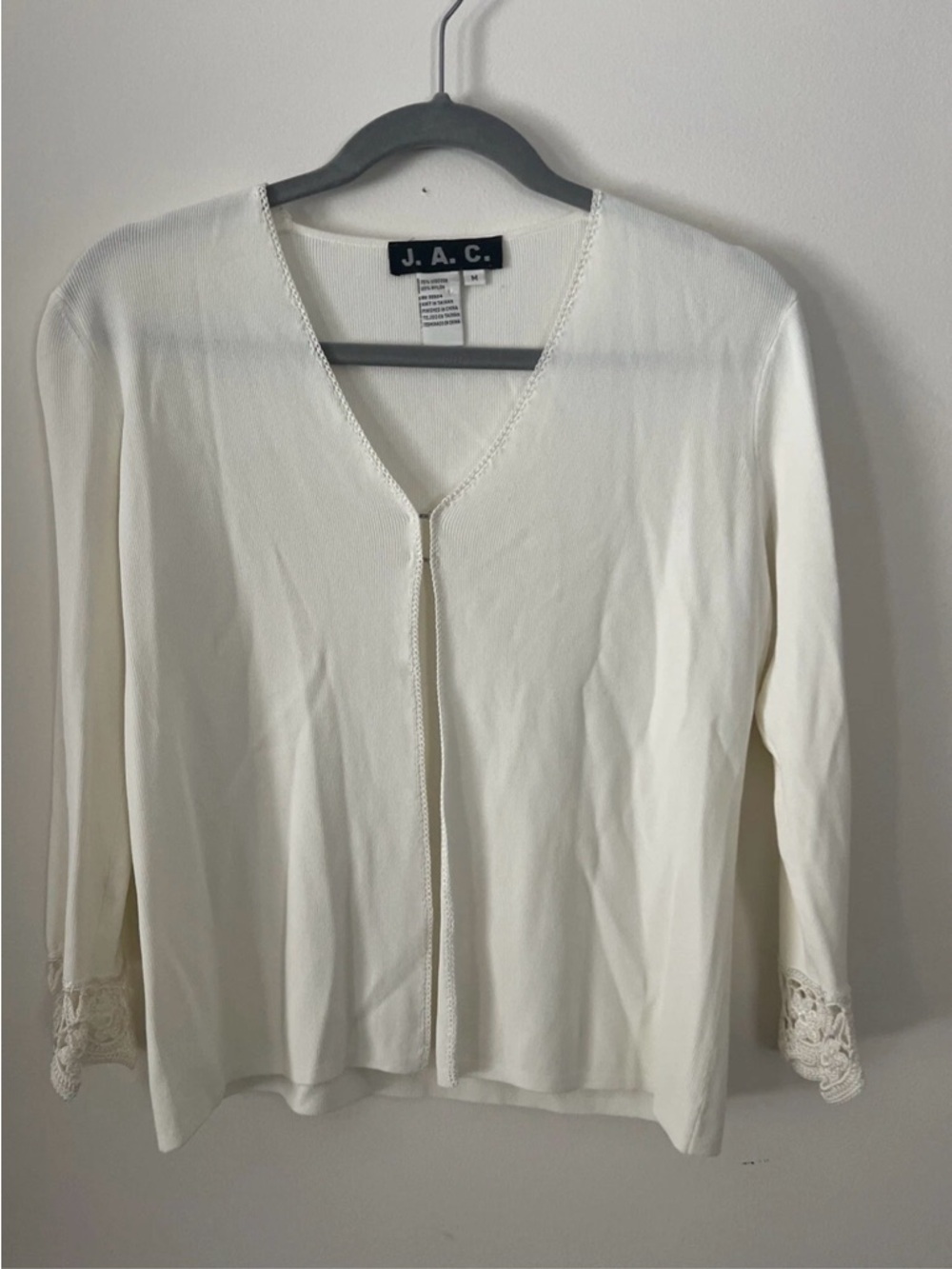 Women's White Lace-Cuff Cardigan Sweater from The brand J.A.C. Preowned